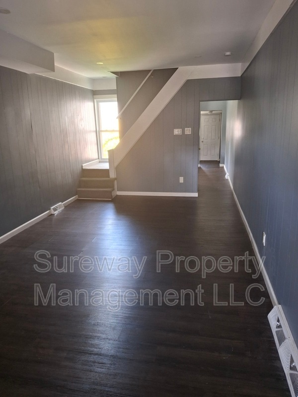 Building Photo - 1030 Genesee St