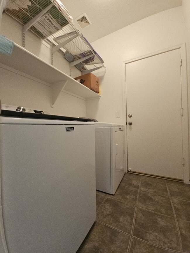 Building Photo - San Tan Valley Home in the Popular Johnson Ranch!