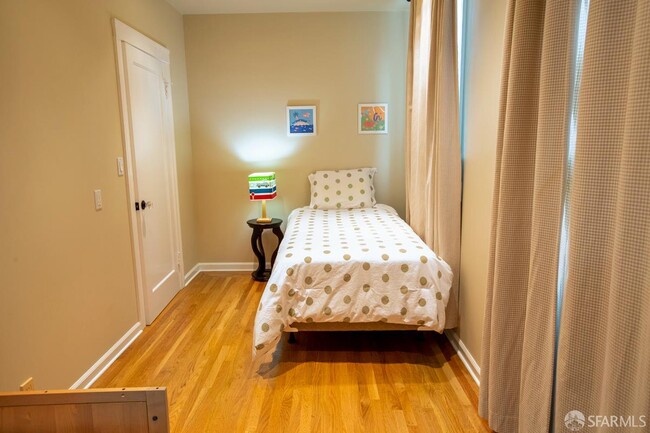 Building Photo - 3627 Scott St