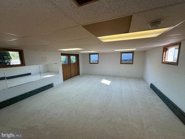 Building Photo - 1832 Birch Rd