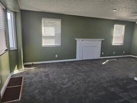 Building Photo - 653 Rhoads Ave