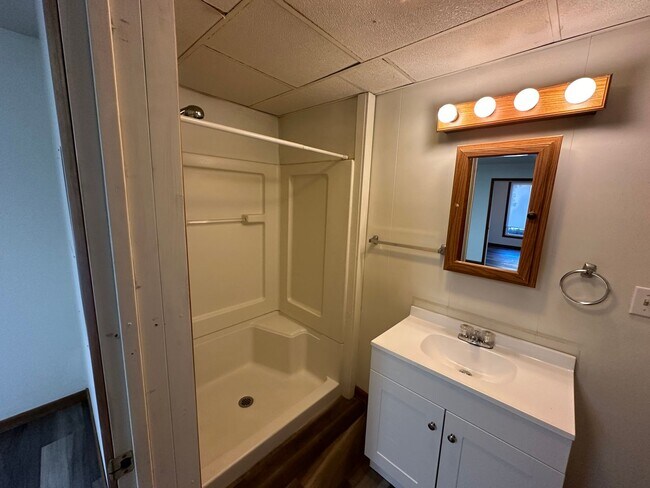 Building Photo - nbr214