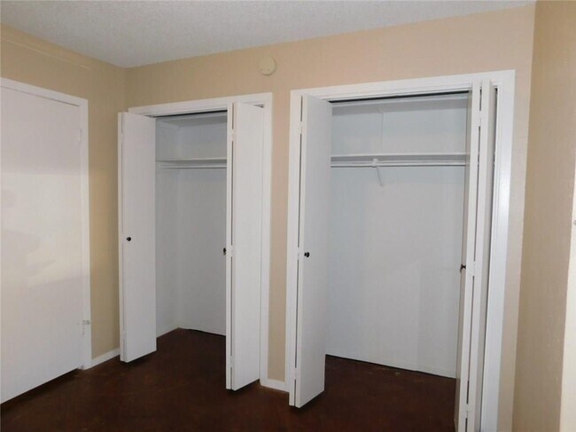 Building Photo - 811 Ramble Ln