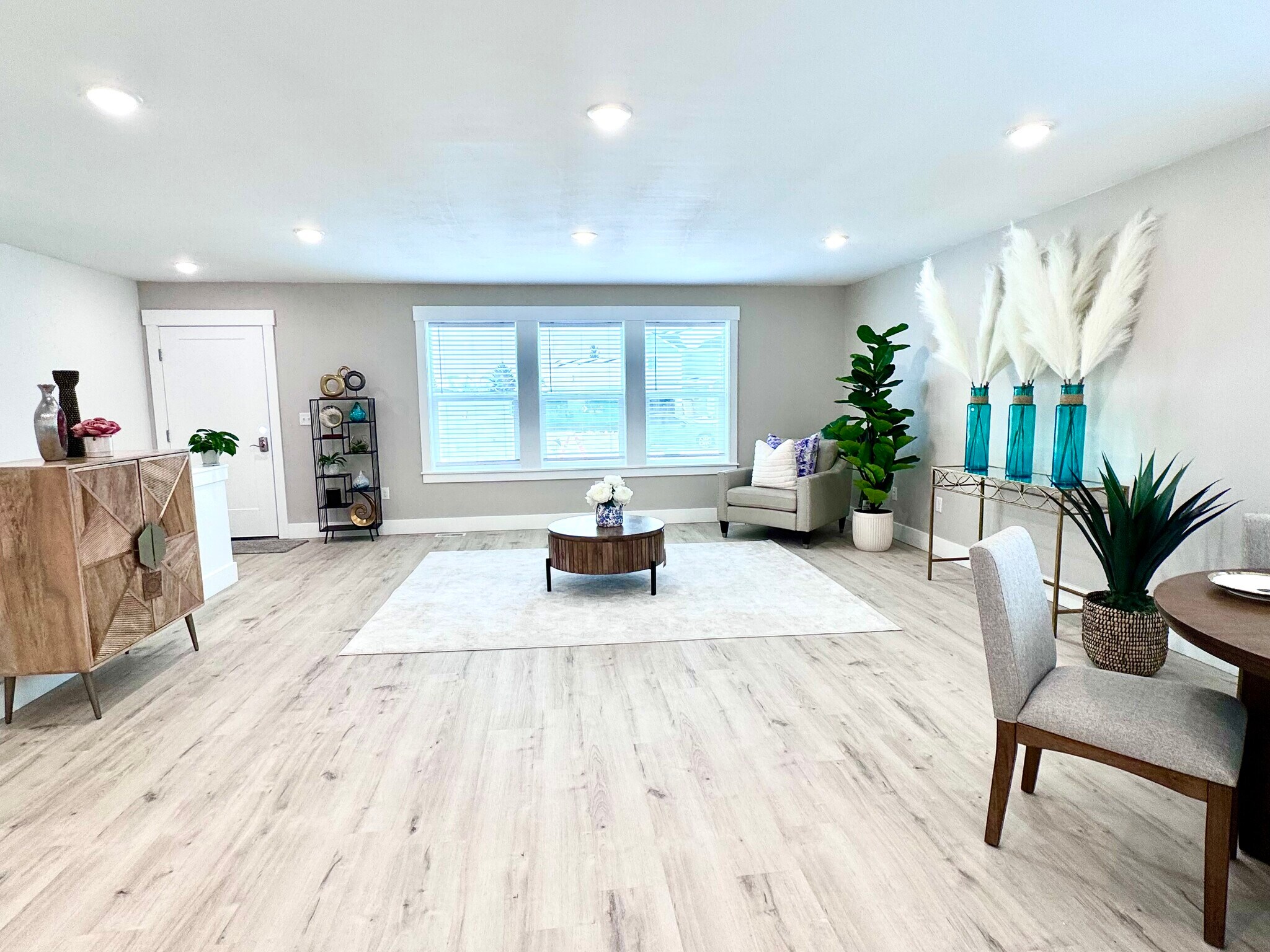 Building Photo - 3217 E Reynard Ln