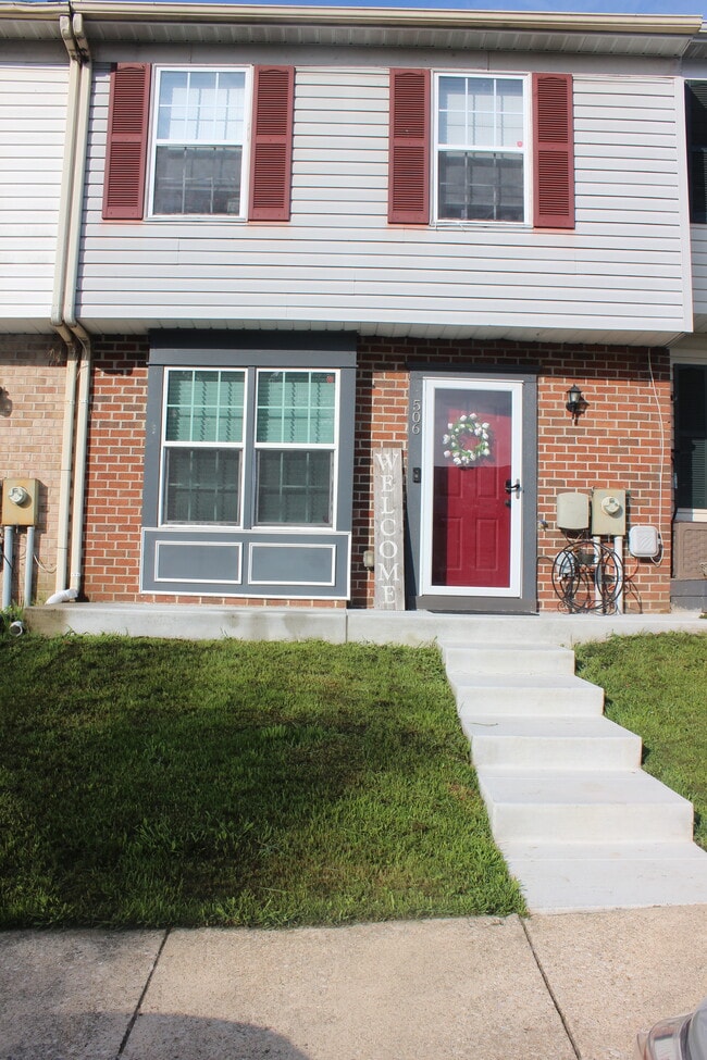 Building Photo - 506 Gloucester Ct