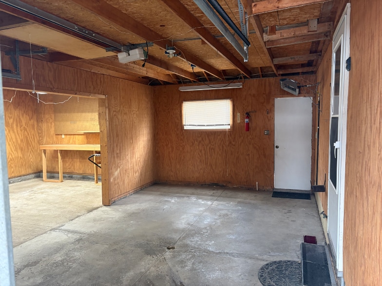 Building Photo - 1292 Zwick Ave