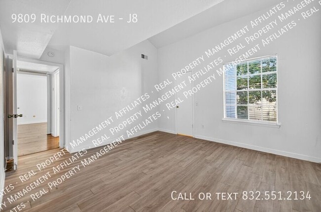 Building Photo - 9809 Richmond Ave.