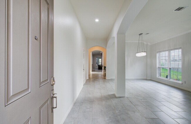 Building Photo - 4639 Regal Shadow Ln