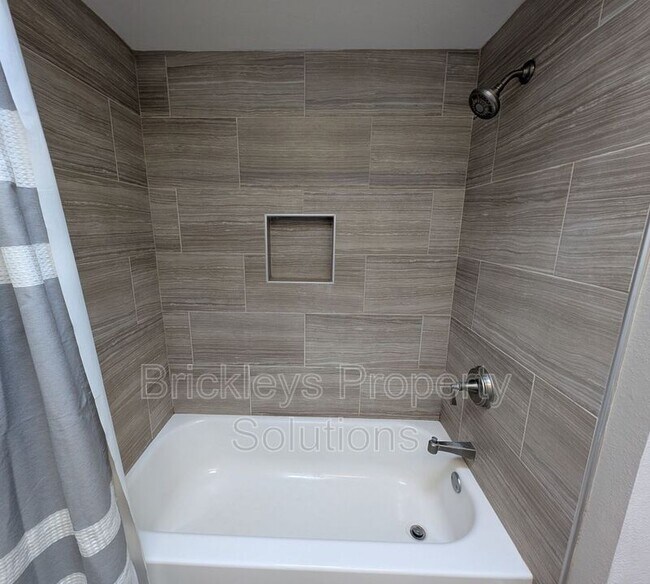 Building Photo - 4820 E Winston Dr