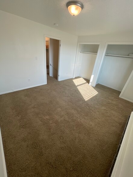 Building Photo - 466 E 400 S