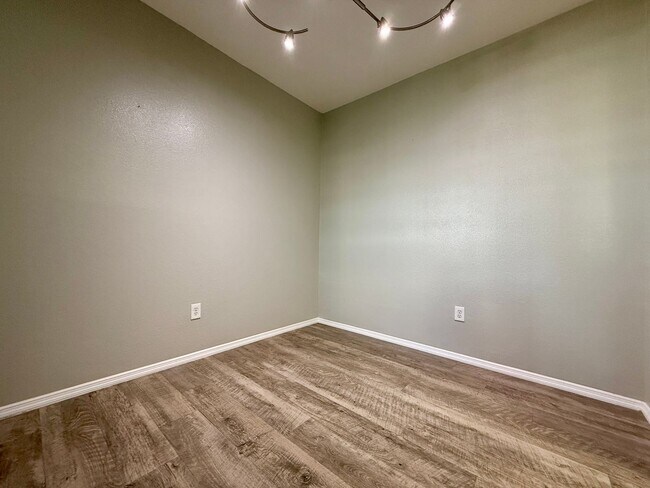 Building Photo - Charming 1-Bedroom Condo Near Rhodes Ranch