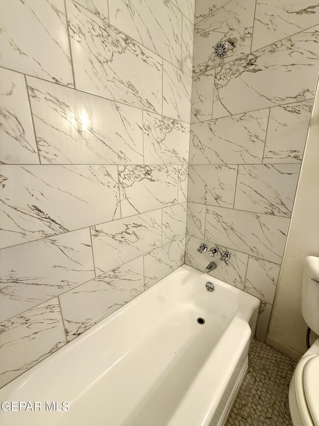 Building Photo - 2616 Pierce Ave