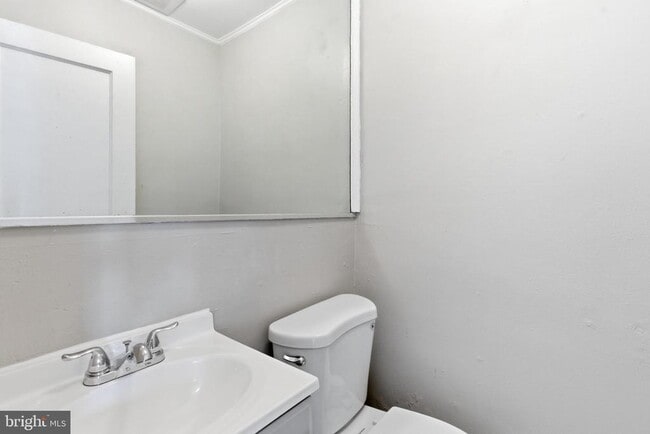 Building Photo - 849 Loalan Ave