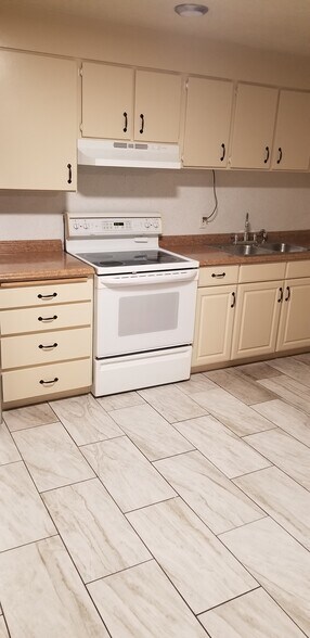 Building Photo - 3070 Eccles Ave