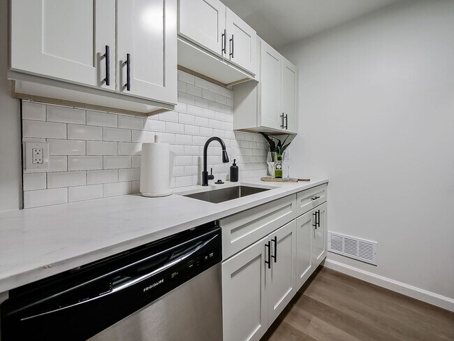 Building Photo - All New Luxury Living In Plymouth