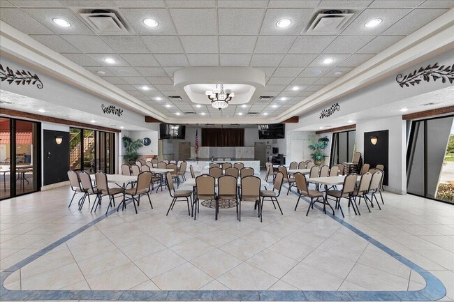 Building Photo - 102 Amherst Ln