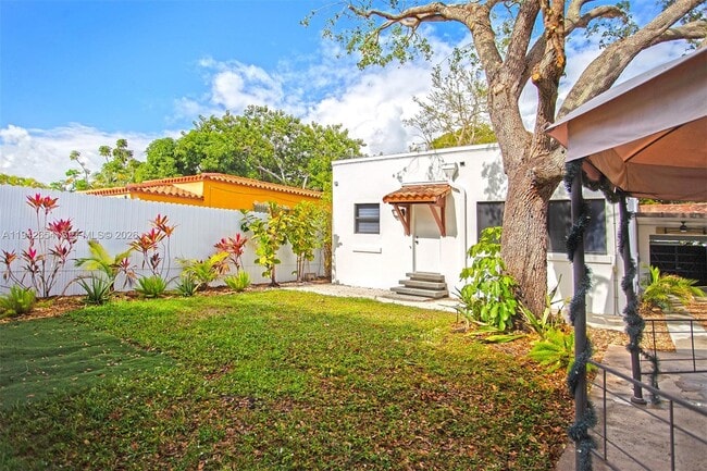 Building Photo - 1744 SW 22nd Terrace