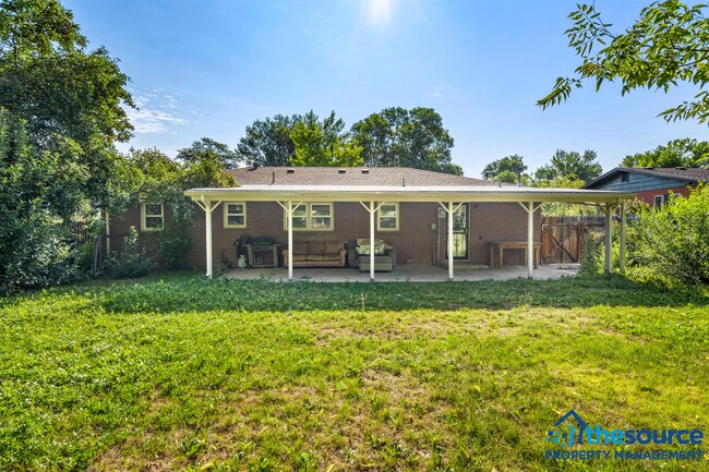 Building Photo - 3 Bedroom Brick Ranch