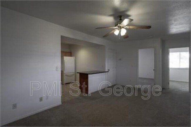 Building Photo - 35 E 600 S