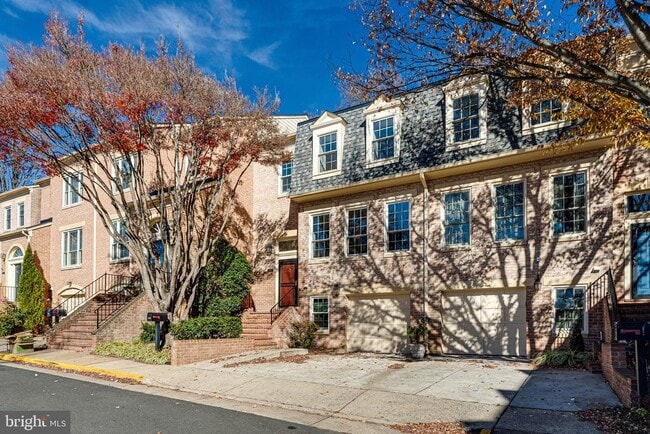 Building Photo - 1423 McLean Mews Ct