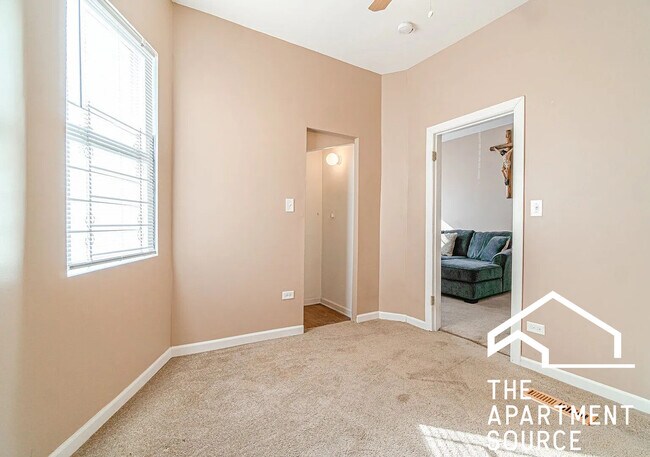 Building Photo - 1144 W 68th St