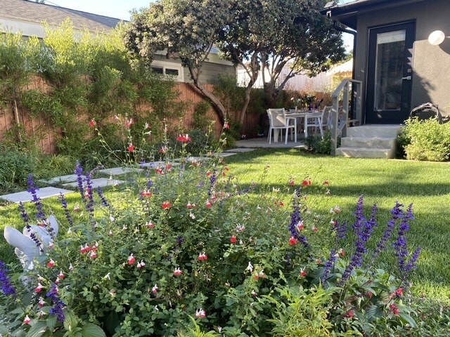 Shared Backyard - 1156 S Highland Ave