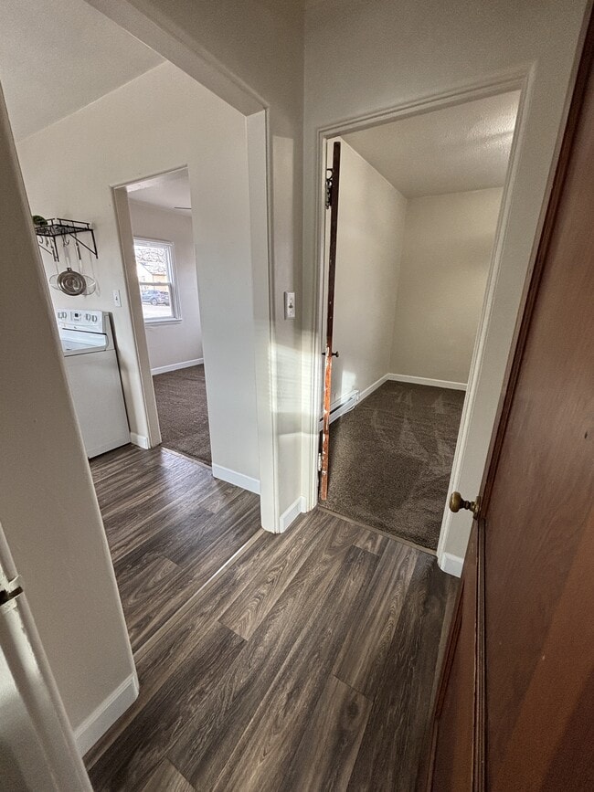 Building Photo - 124 7th St