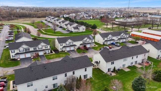 Building Photo - 1737 W Chrysler Dr