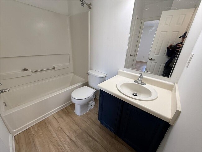 Building Photo - 3859 Meadow Creek Dr