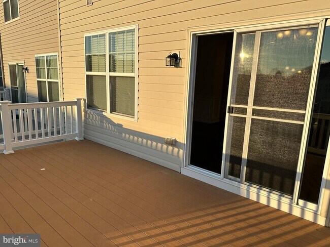Building Photo - 9075 Alexander Way
