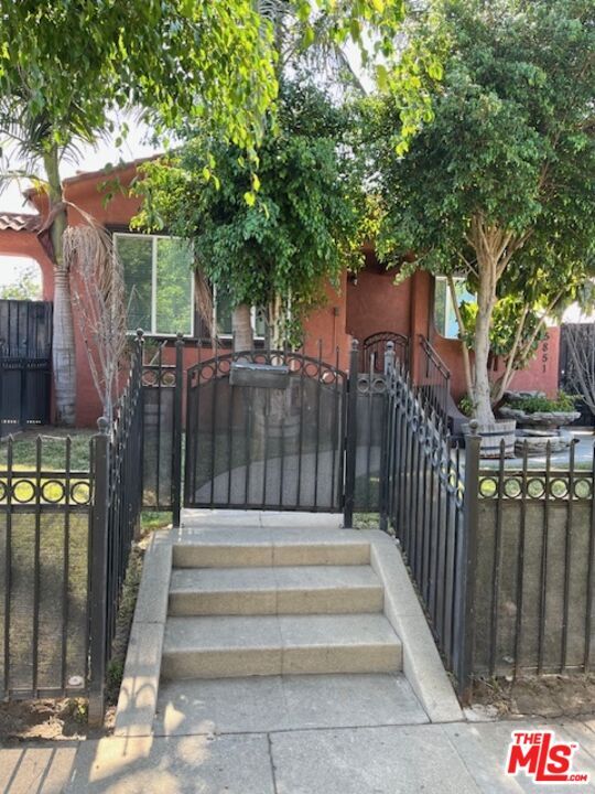 Building Photo - 5851 7th Ave