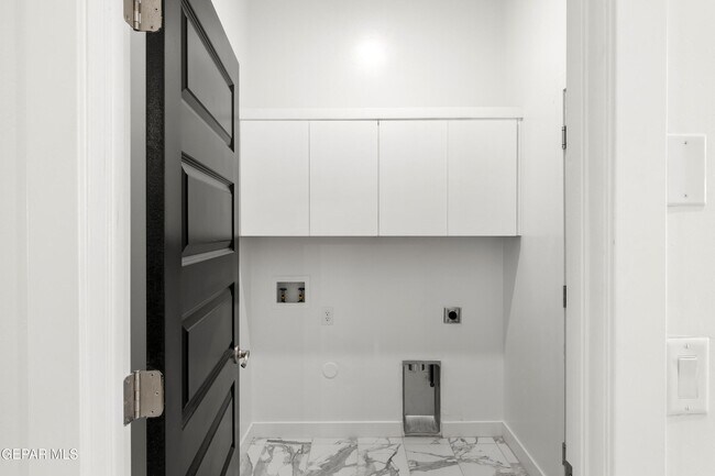 Building Photo - 13264 Coldham St