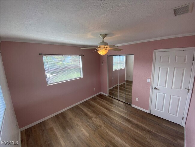 Building Photo - 537 Sacramento St