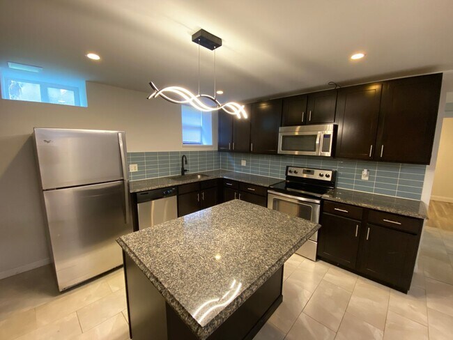 Building Photo - 877 Dennison Ave