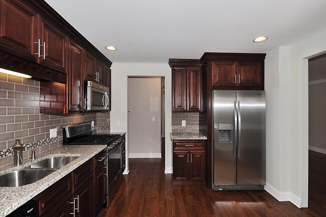 Building Photo - 117 Wilshire Dr