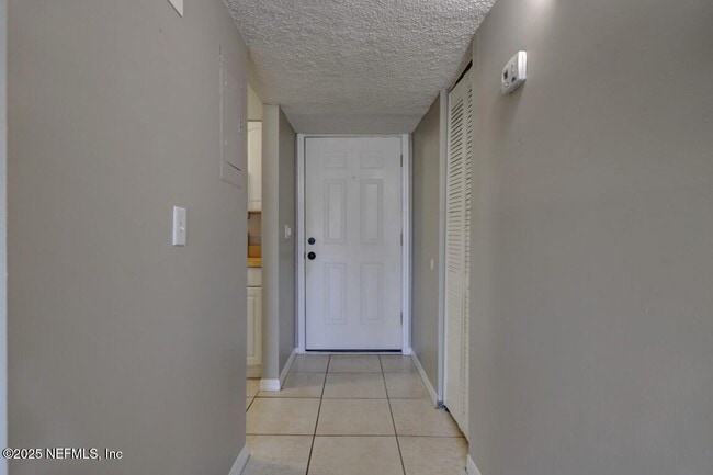 Building Photo - 400 1st St S