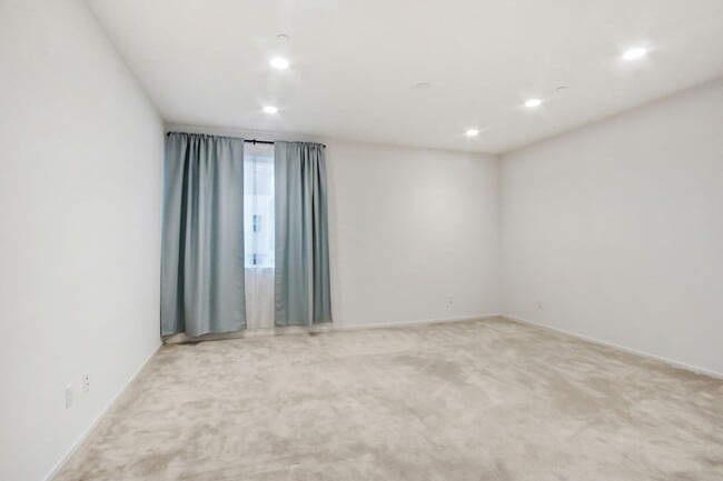 Building Photo - Tri-Level, Fully Loaded Home at The Resort in Rancho Cucamonga For Lease!