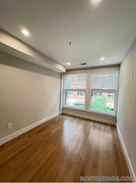Building Photo - 230 Tremont St