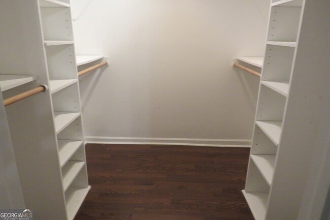 Building Photo - 1105 Hampton Rd