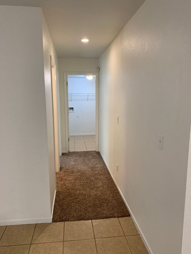 Building Photo - Beautiful 4 Bedroom 3 bath home in Merced!