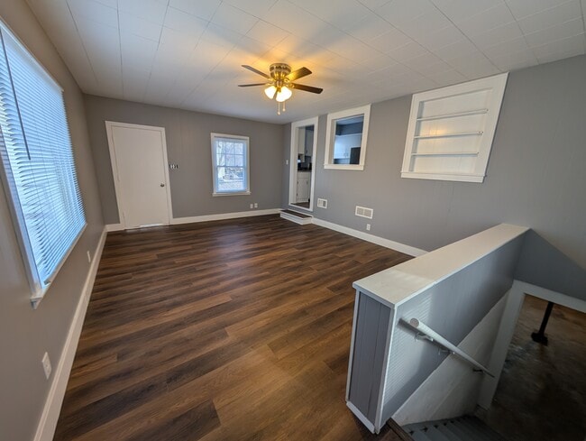 Building Photo - 1029 SW Webster Ave