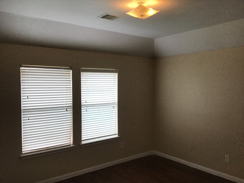 Building Photo - 21507 Donata Cir