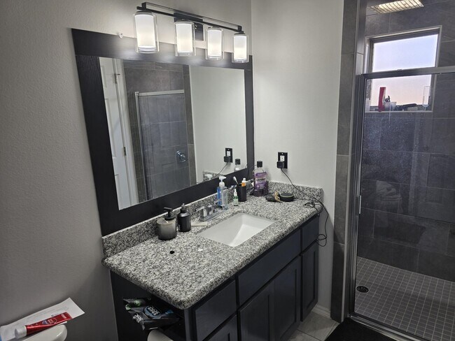 Building Photo - 5807 Seminario Ln