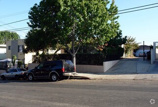 Building Photo - 821-825 Victor Ave