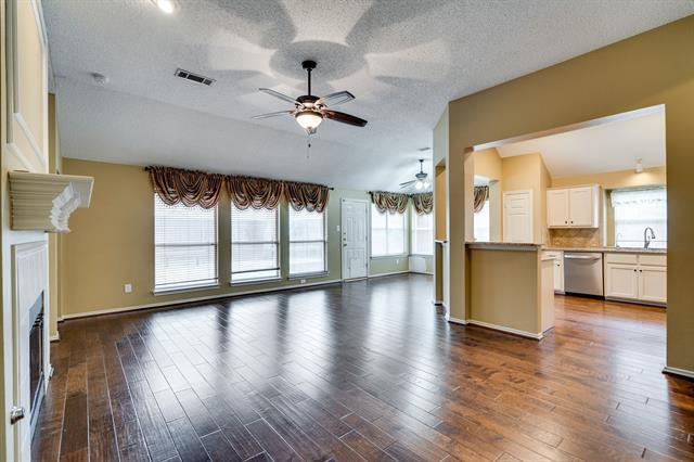 Building Photo - 3900 Oak Park Dr
