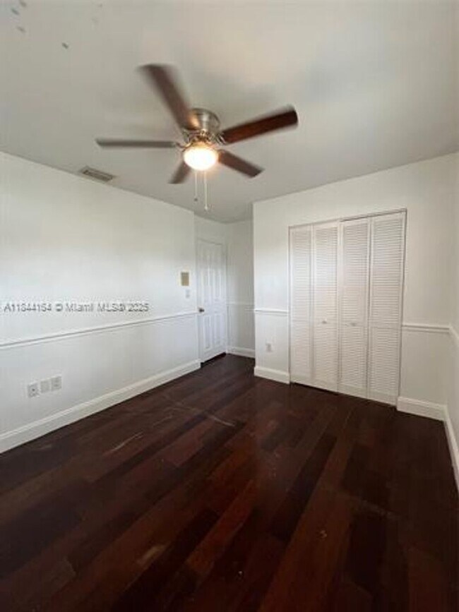 Building Photo - 10511 SW 145th Ct