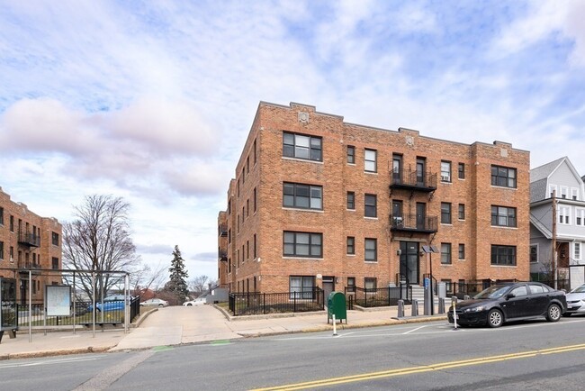 Building Photo - 473 Broadway