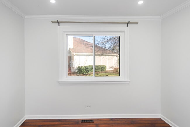 Building Photo - 1168 Middlebury Ln