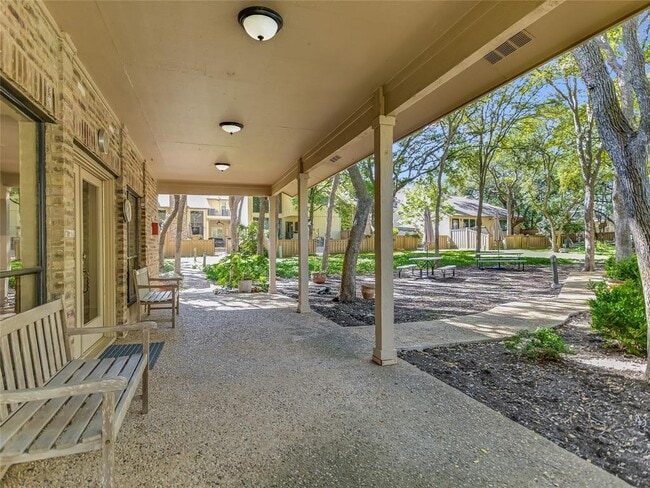 Building Photo - 8347 Summerwood Dr