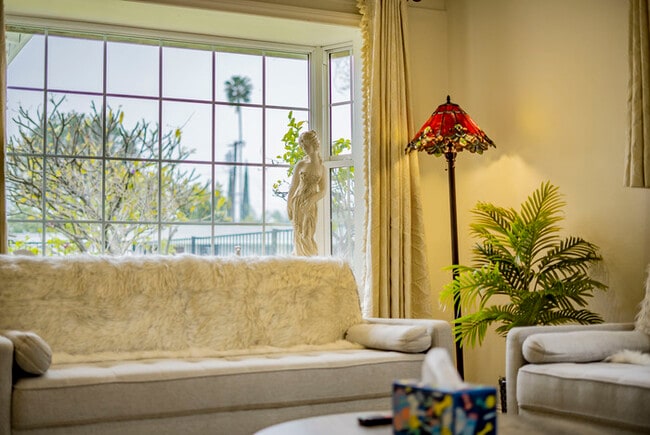 Building Photo - Furnished 3BR Glendora Home | Quiet Retreat + Parking